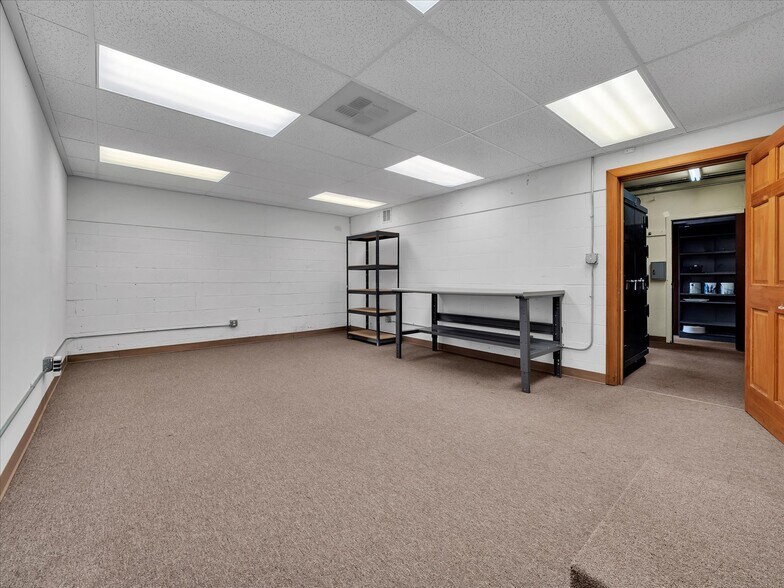 More Photos Of 3710 6th Ave, Tacoma General Retail For Sale