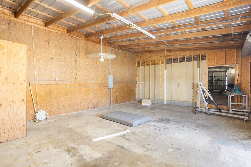 More Photos Of 300 N Dixie Ave, Fruitland Park Self Storage For Sale