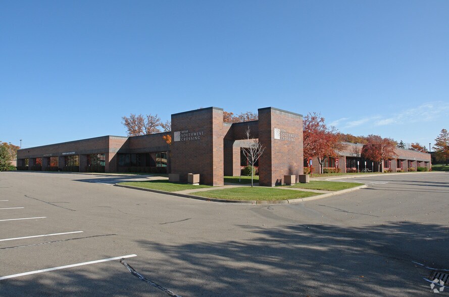 Primary Photo Of 10340 Viking Dr, Eden Prairie Showroom For Lease