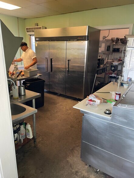 More Photos Of 301 N San Marino Ave, San Gabriel Freestanding For Lease