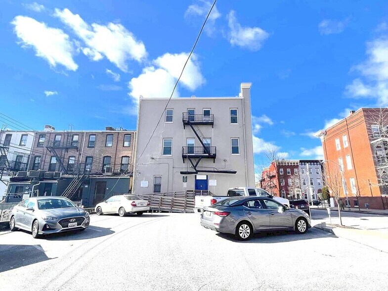 More Photos Of 2131 Maryland Ave, Baltimore Apartments For Lease