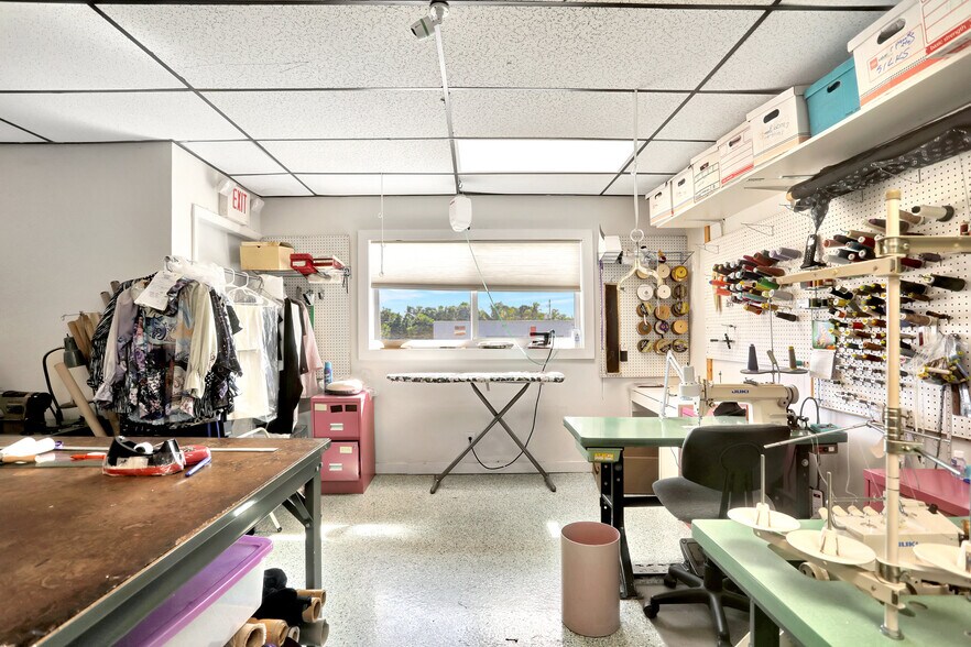 More Photos Of 311 E Prospect Rd, Oakland Park General Retail For Sale