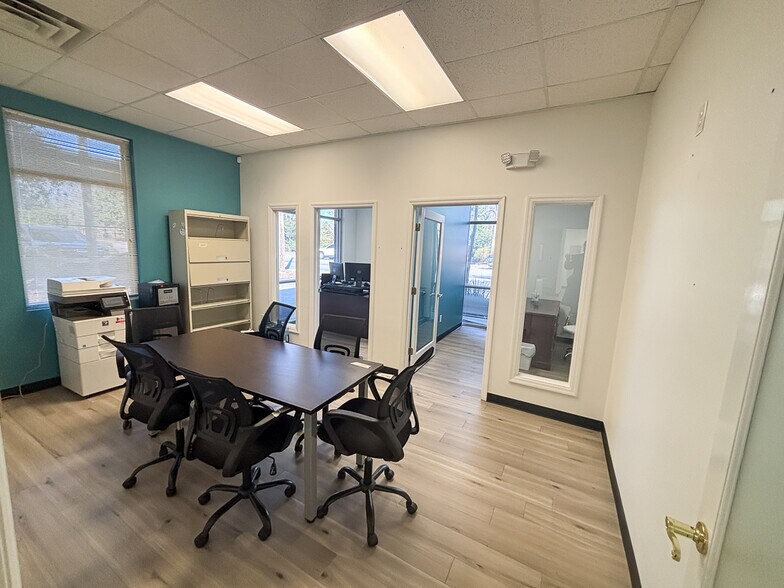 More Photos Of 1321 Ashley River Rd, Charleston Office For Lease