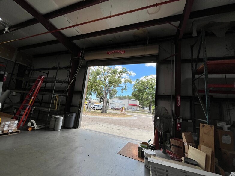 More Photos Of 7901 Benjamin Rd, Tampa Light Distribution For Sale