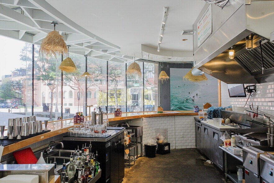 More Photos Of 210 Middle St, Portland Restaurant For Lease
