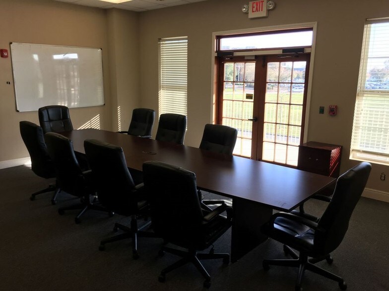 More Photos Of 4444 American Way, Baton Rouge Office For Sale