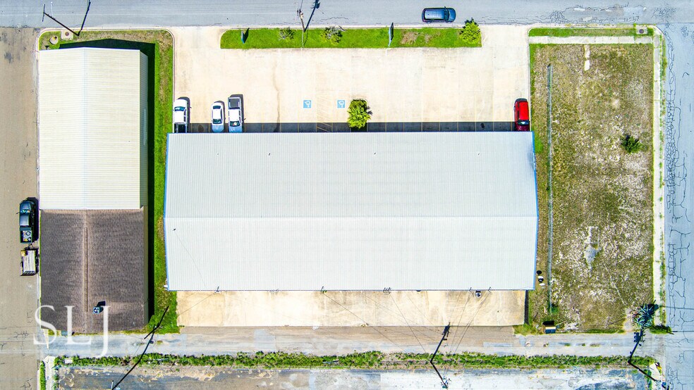 More Photos Of 211 W Jefferson St, Harlingen Warehouse For Sale