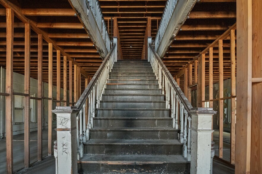 More Photos Of 115 S Jefferson St, Spokane Apartments For Lease