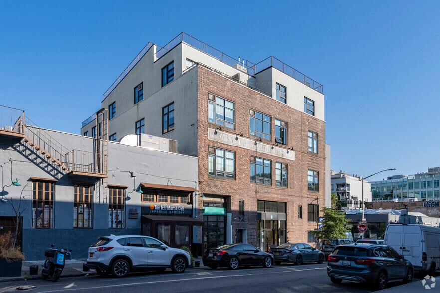 More Photos Of 76 N 4th St, Brooklyn Apartments For Lease