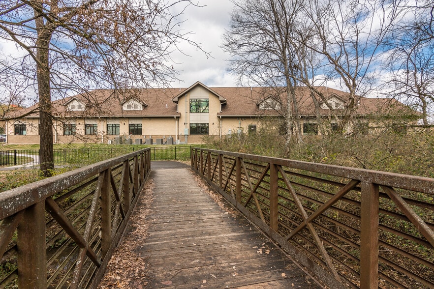 More Photos Of 242 Indian Lake Blvd, Hendersonville Medical For Lease