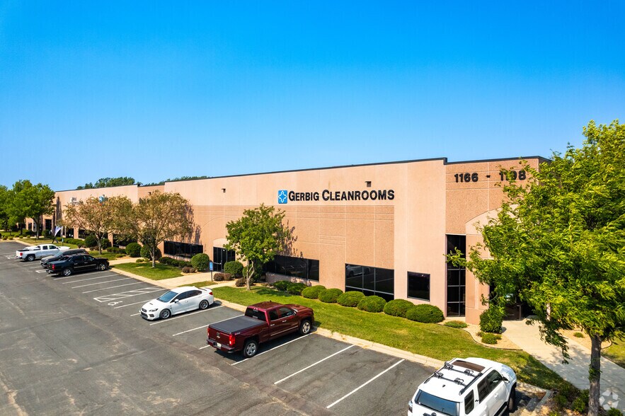 More Photos Of 1166-1200 Cliff Rd E, Burnsville Light Manufacturing For Lease