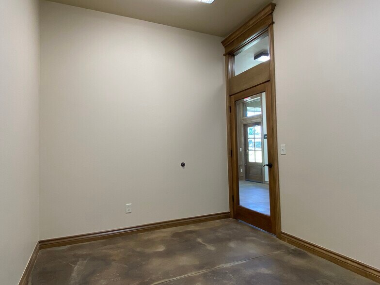 More Photos Of 5706 NW 130th St, Oklahoma City Office For Lease