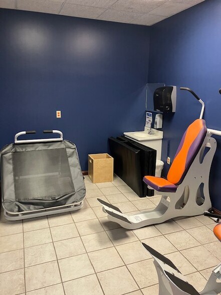 More Photos Of 3761 Teays Valley Rd, Hurricane Medical For Sale