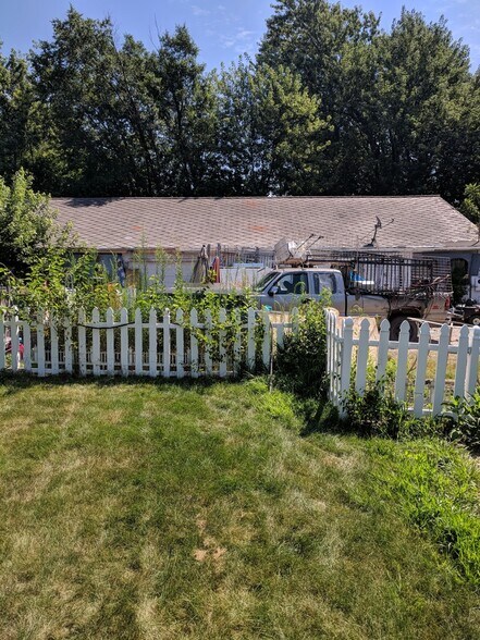 More Photos Of 21926 W Taylor Rd, Plainfield Industrial For Sale
