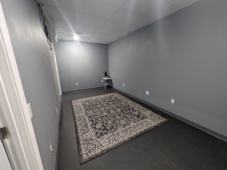 More Photos Of 13137 Wornall Rd, Kansas City Office For Sale