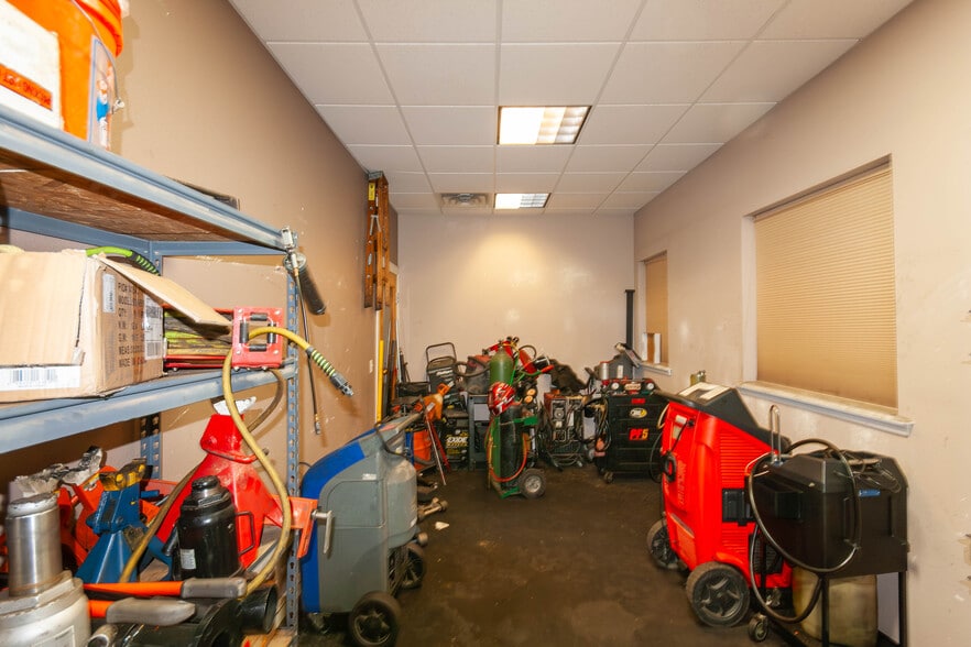 More Photos Of 309 S Link Ln, Fort Collins Unknown For Lease