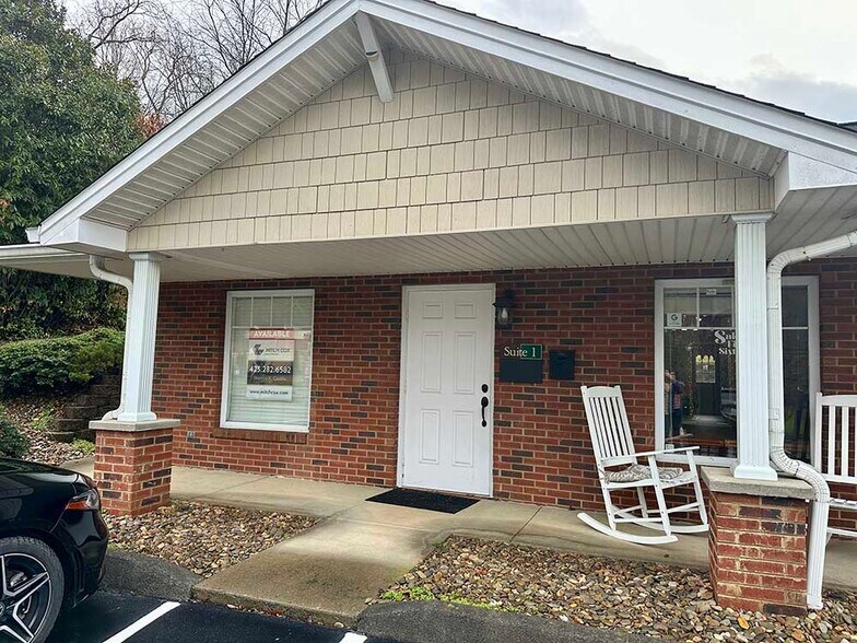 More Photos Of 132 Boone St, Jonesborough Office Residential For Lease