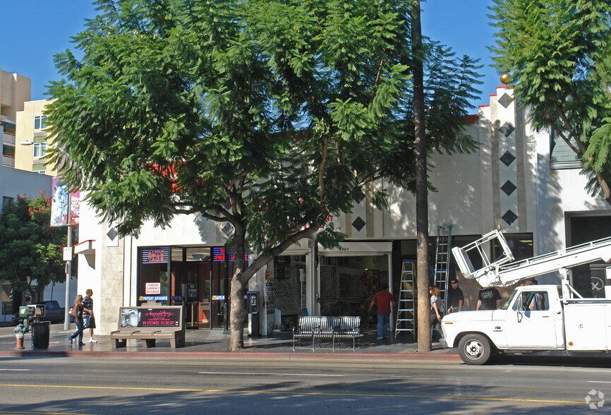 More Photos Of 6561 Hollywood Blvd, Los Angeles Storefront Retail Office For Lease