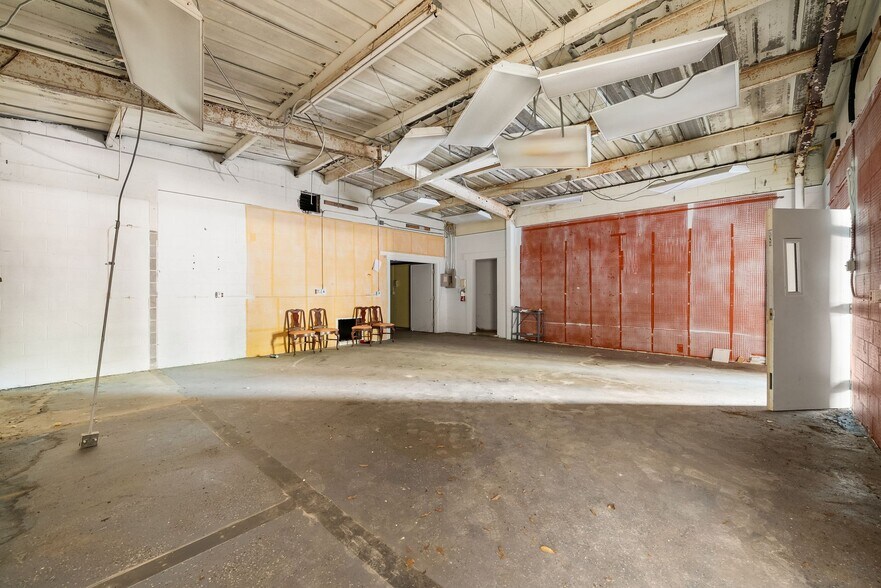 More Photos Of 519 NW 10th Ave, Gainesville General Retail For Sale