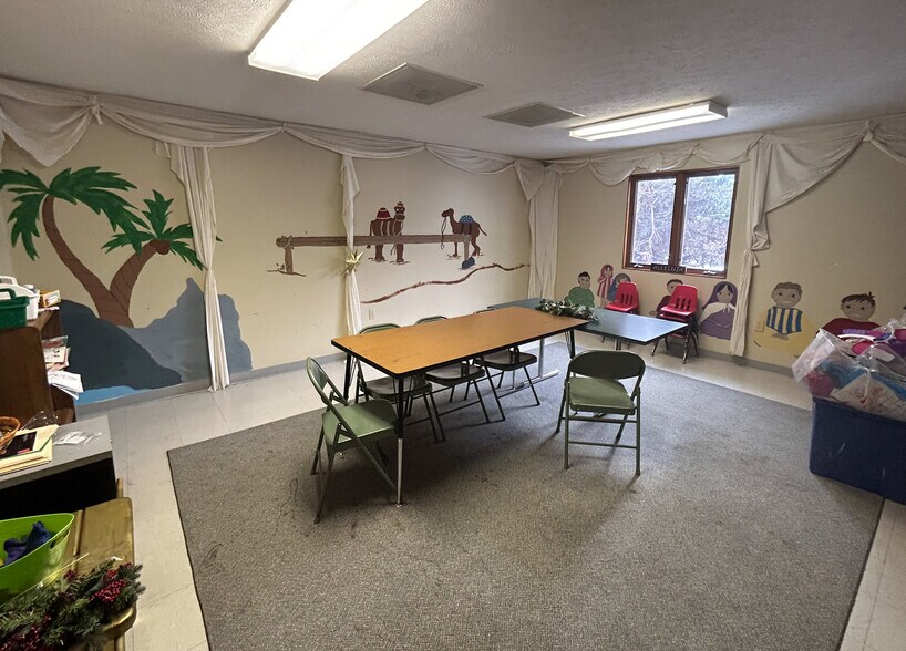 More Photos Of 6081 Ross Rd, Fairfield Specialty For Sale