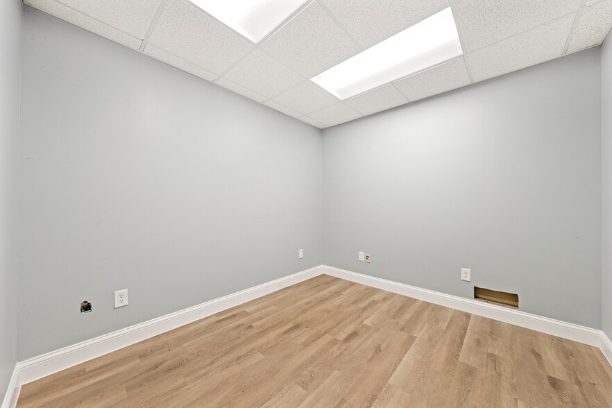 More Photos Of 4651 W 130th St, Cleveland Warehouse For Sale