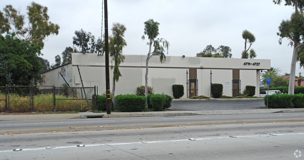 More Photos Of 4715 E Washington Blvd, Commerce Warehouse For Lease