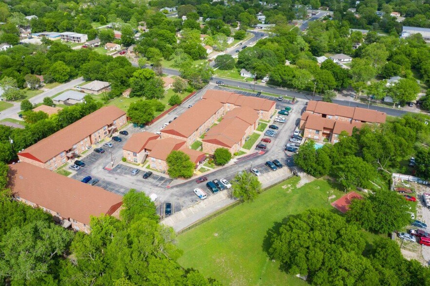 Primary Photo Of 1105 N 18th St, Killeen Apartments For Sale