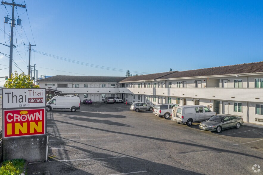 Primary Photo Of 9501 Aurora Ave N, Seattle Hotel For Sale