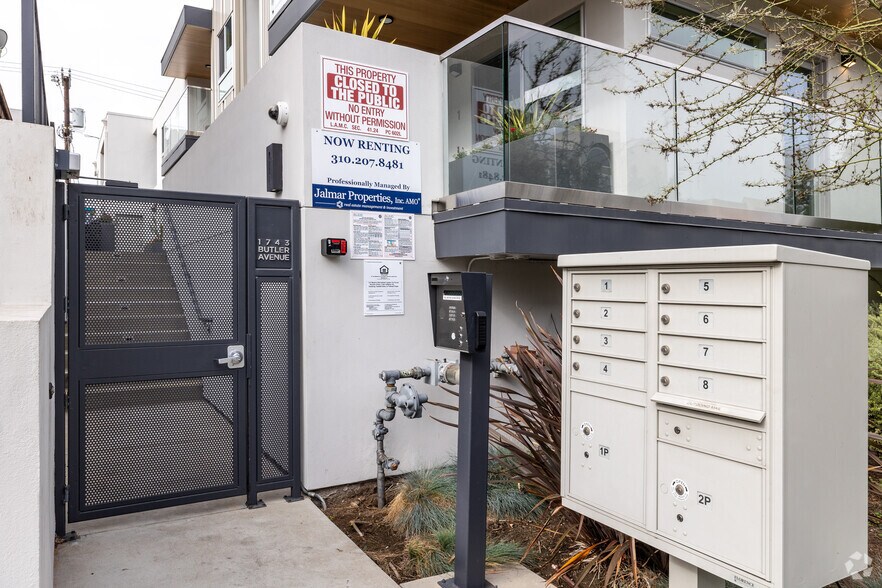 More Photos Of 1743 Butler Ave, Los Angeles Apartments For Sale