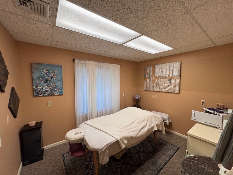 More Photos Of 2805 Lincoln Ave, Evansville Medical For Sale