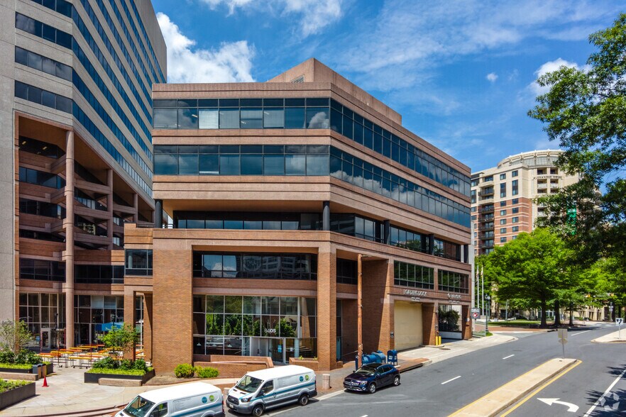 More Photos Of 8405 Colesville Rd, Silver Spring Unknown For Lease