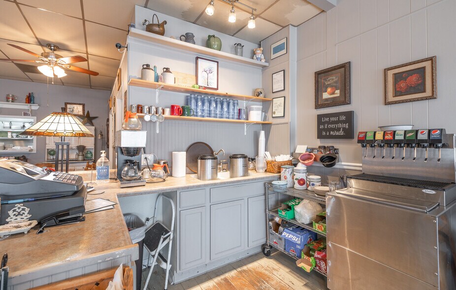 More Photos Of 305 S Alvarado Ave, Belle General Retail For Sale