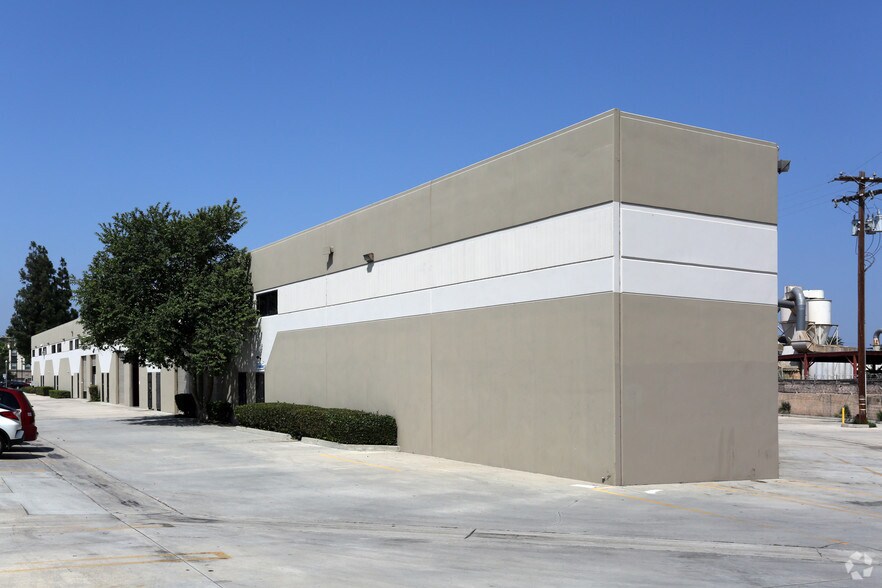 More Photos Of 520 S Claudina St, Anaheim Warehouse For Lease