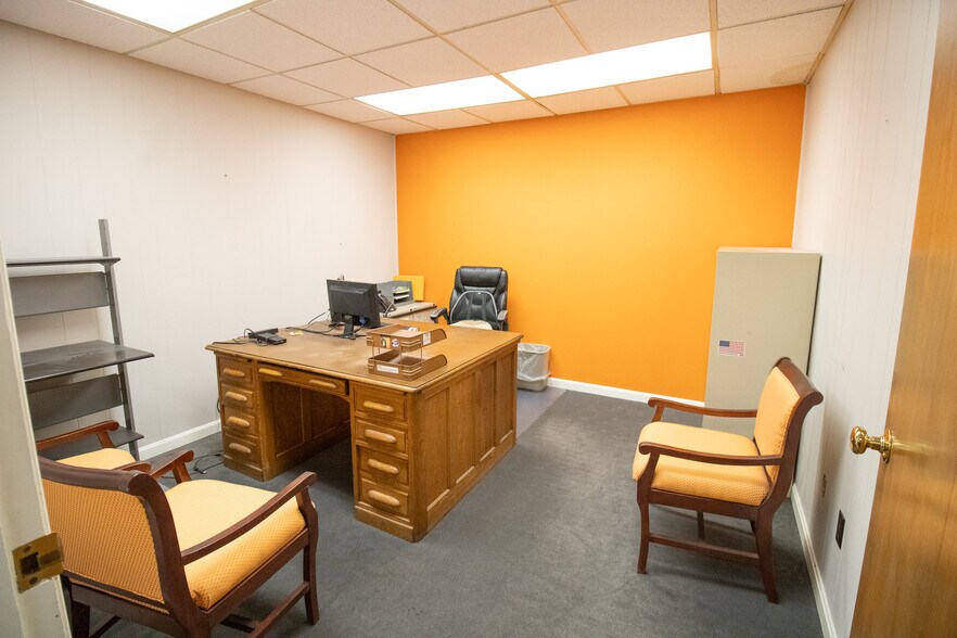 More Photos Of 36 9th St, Richmond Office For Sale