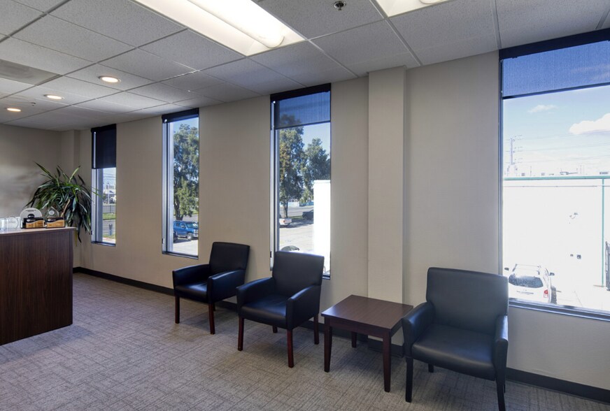 More Photos Of 5101 Florin Perkins Rd, Sacramento Flex For Lease