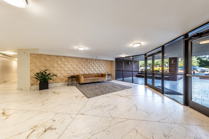 More Photos Of 3101 Bee Caves Rd, Rollingwood Office For Lease