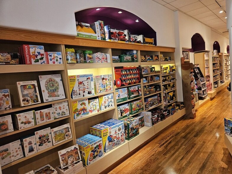 More Photos Of 520-550 Deep Valley Dr, Rolling Hills Estates Unknown For Lease