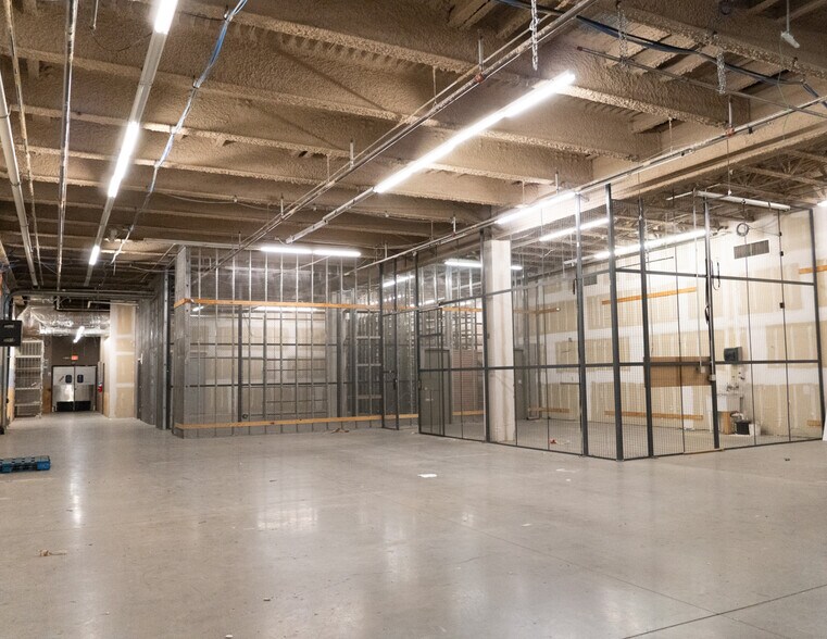 More Photos Of 10000 Coors Byp NW, Albuquerque Department Store For Sale