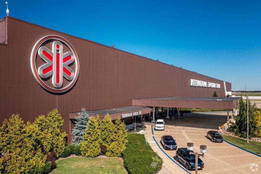 Primary Photo Of 6200 Riverside Dr, Cleveland Warehouse For Lease