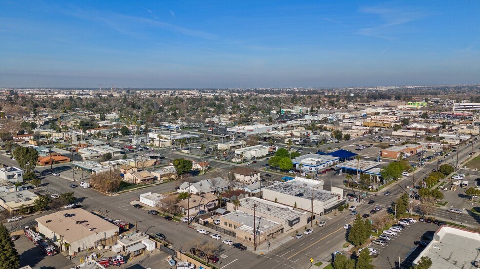 More Photos Of 2201 H St, Bakersfield Office For Sale