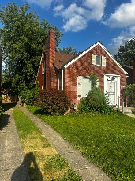 More Photos Of 18658 Rutherford St, Detroit Light Distribution For Sale