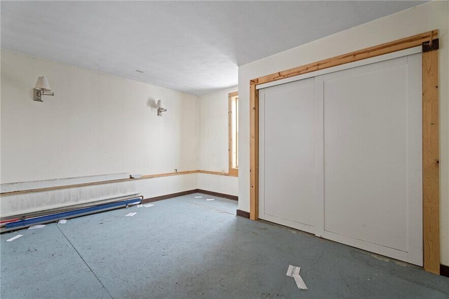 More Photos Of 1016 State Route 13, Cortland Flex For Sale