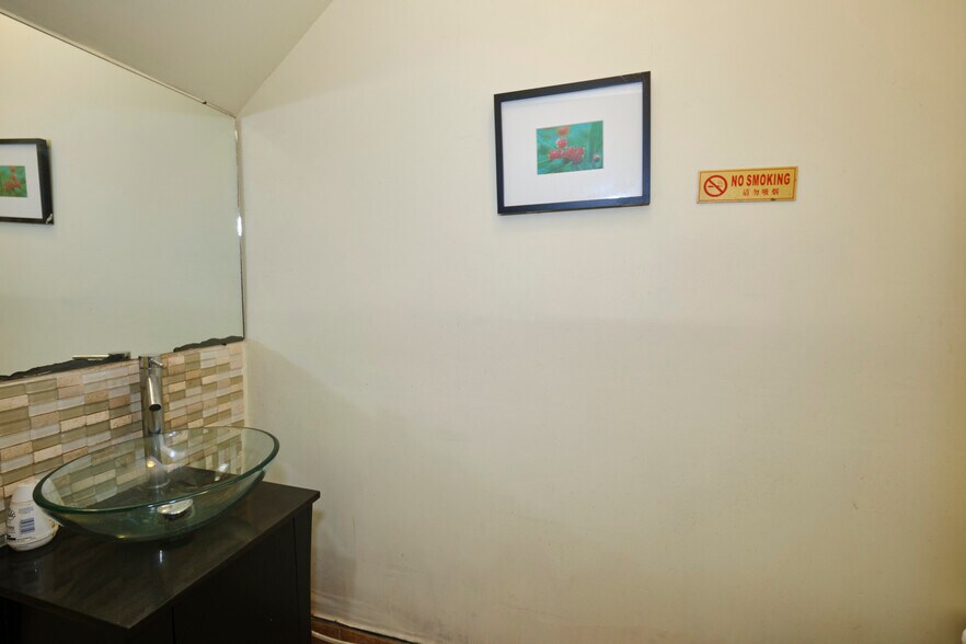 More Photos Of 133-40 37th Ave, Flushing Storefront Retail Residential For Sale