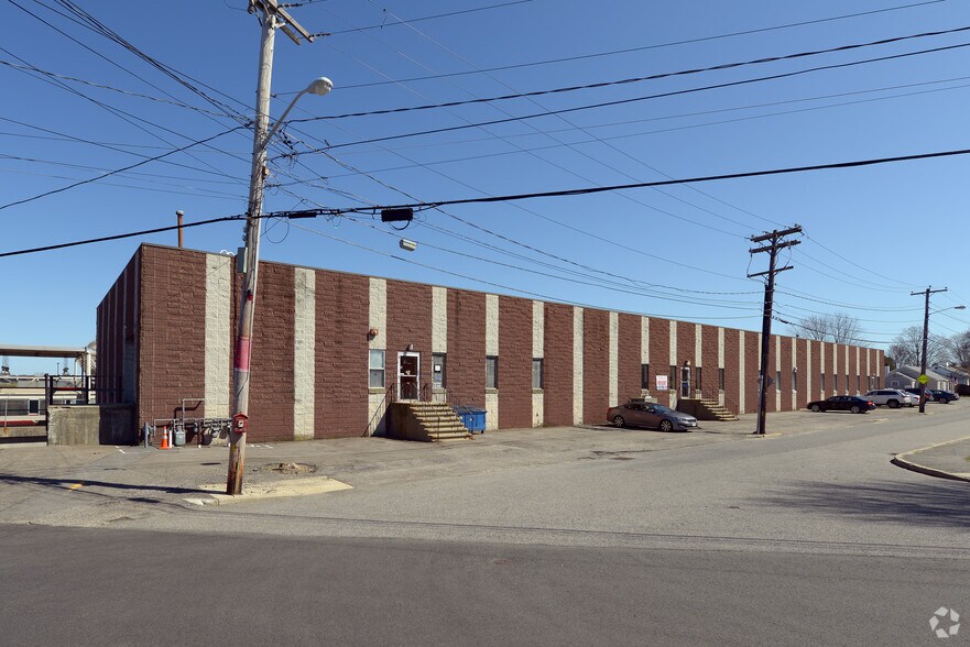 More Photos Of 91-111 French Ave, Braintree Manufacturing For Lease