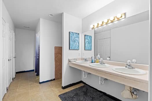 More Photos Of 2410 E Route 66, Flagstaff General Retail For Sale