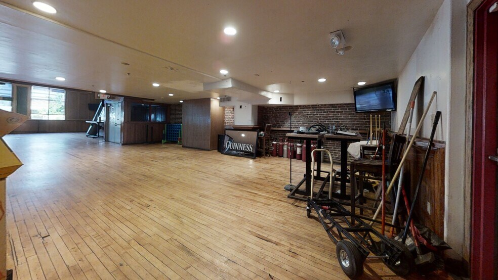 More Photos Of 613 E Green St, Champaign Storefront Retail Office For Lease