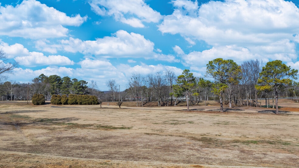 More Photos Of 502 Crystal Lake Dr NE, Fort Payne Golf Course Driving Range For Sale