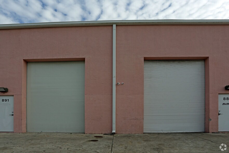 More Photos Of 801-893 Kings Hwy, Fort Pierce Light Manufacturing For Lease