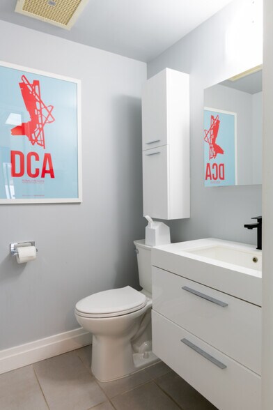 More Photos Of 3145 Mount Vernon Ave, Alexandria Office For Sale