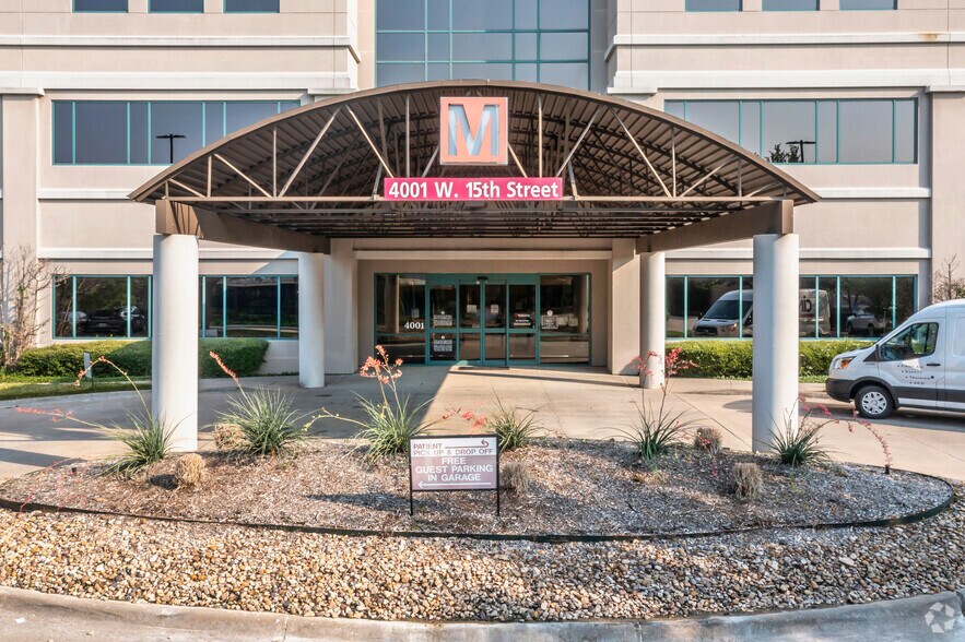More Photos Of 4001 W 15th St, Plano Medical For Lease